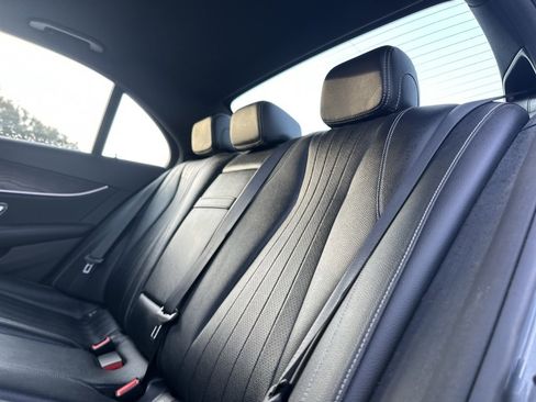 Used 2017 Mercedes-Benz E 300 4MATIC image 21