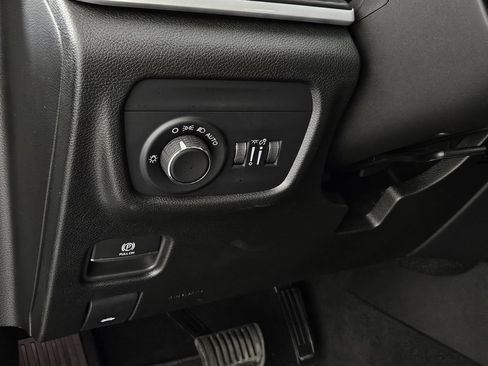 Used 2025 Jeep Grand Cherokee L Altitude RWD image 20