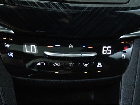 Used 2023 Cadillac XT6 Premium Luxury w/ Technology Package FWD image 15