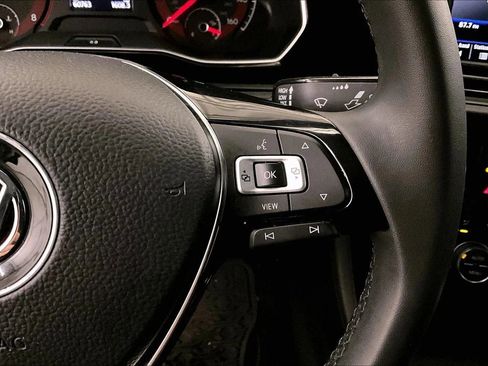 Used 2020 Volkswagen Jetta SE w/ SE Cold Weather Package image 18