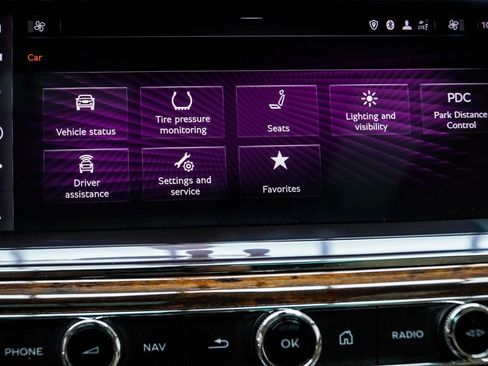 Used 2021 Bentley Bentayga image 26