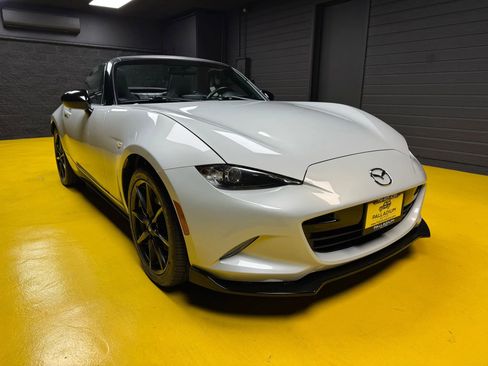 Used 2016 MAZDA MX-5 Miata Club image 3