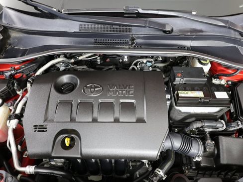 Used 2021 Toyota C-HR XLE image 36