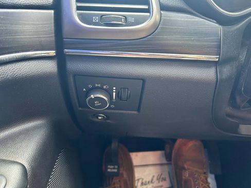 Used 2021 Jeep Grand Cherokee Limited w/ Sun & Sound Group image 29