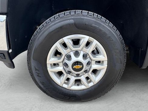 Used 2024 Chevrolet Silverado 2500 LT image 23