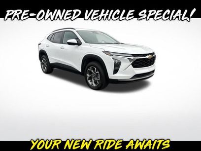 Used 2025 Chevrolet Trax LT