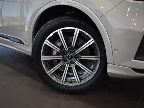 Used 2023 Audi Q7 2.0T Premium Plus w/ Premium Plus Package AWD/4WD image 2