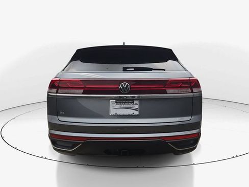 Used 2024 Volkswagen Atlas Cross Sport SE FWD image 7