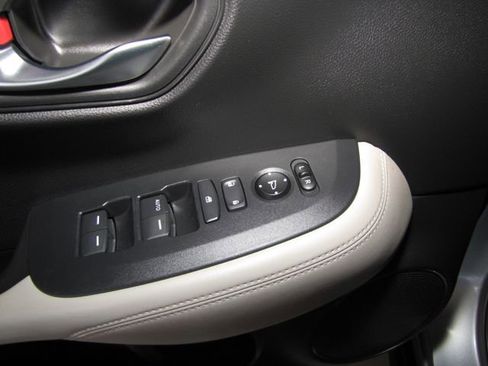 Certified 2023 Honda HR-V LX image 10