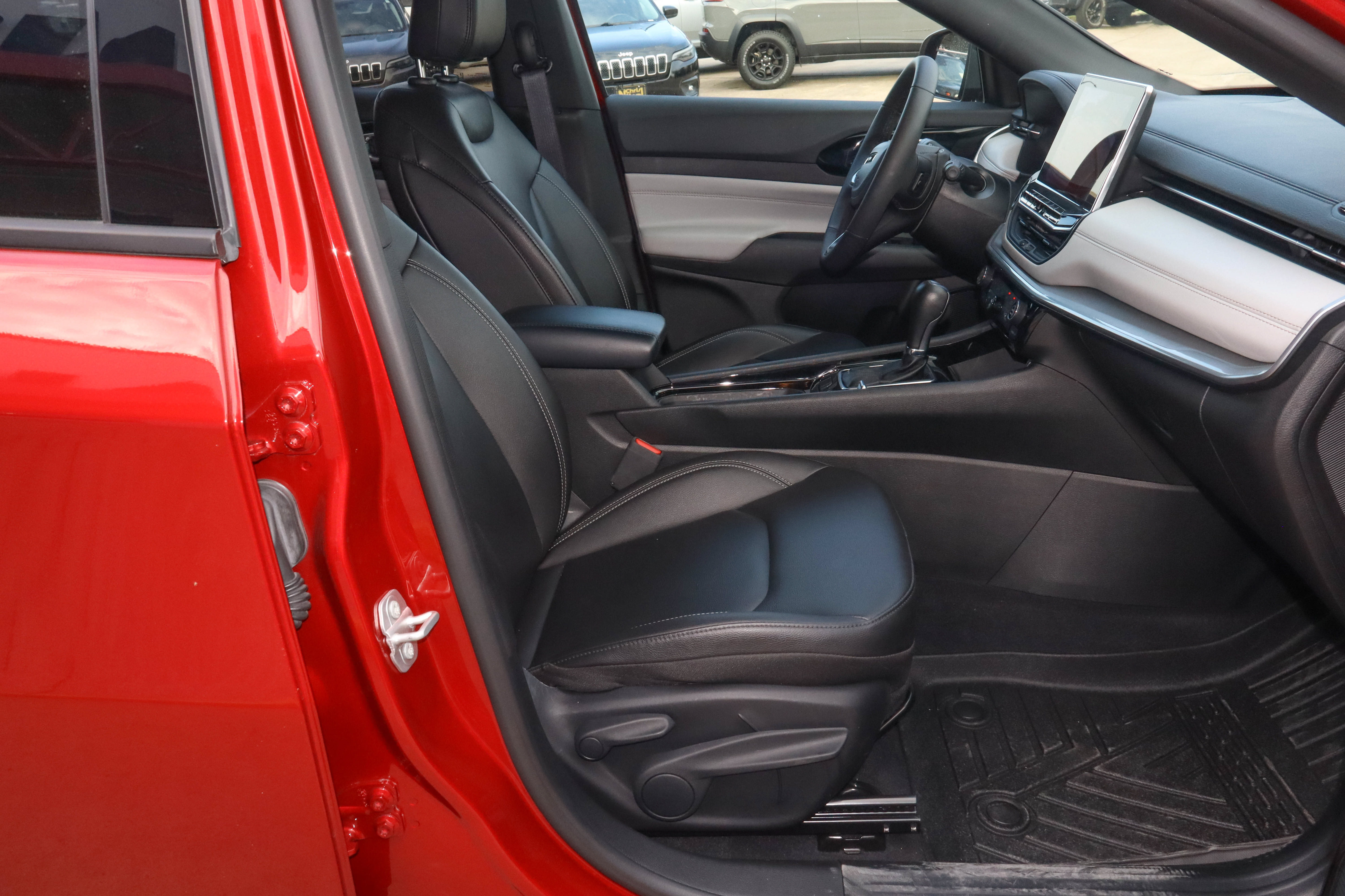 Used 2025 Jeep Compass Limited AWD/4WD image 24