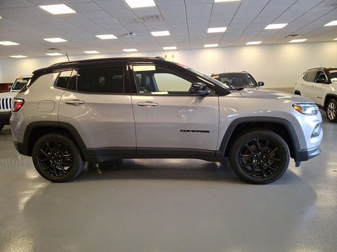 Certified 2023 Jeep Compass Latitude w/ Sun and Sound Group AWD/4WD image 7