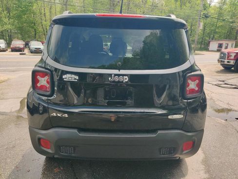 Used 2015 Jeep Renegade Latitude w/ Popular Equipment Group AWD/4WD image 5