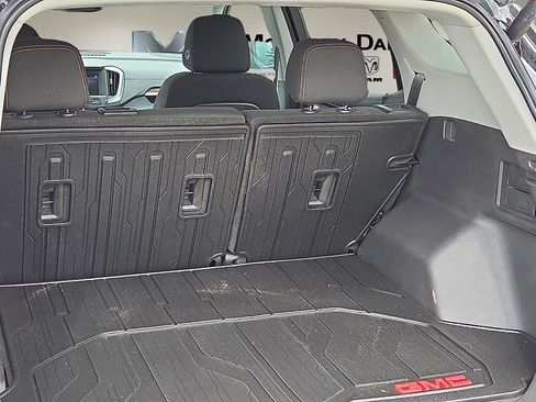Used 2021 GMC Terrain SLE w/ Driver Convenience Package AWD/4WD image 8