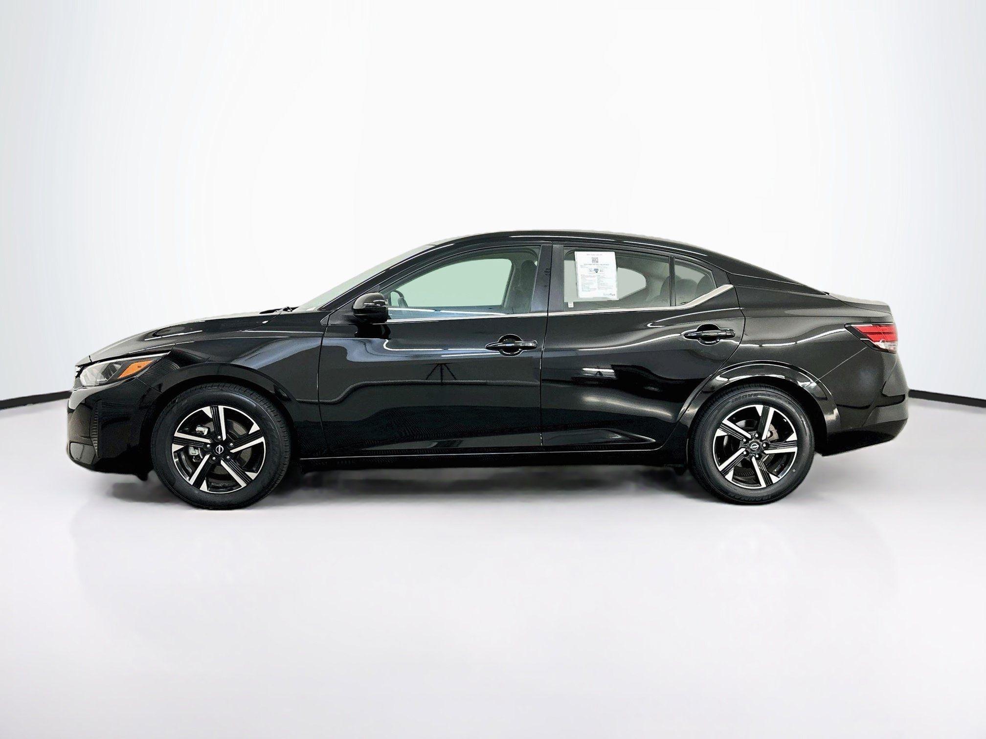 Used 2025 Nissan Sentra SV FWD image 4
