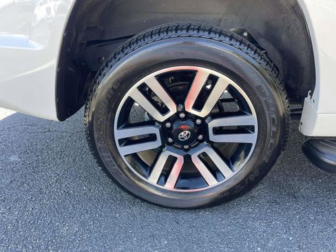 Used 2023 Toyota 4Runner Limited image 29