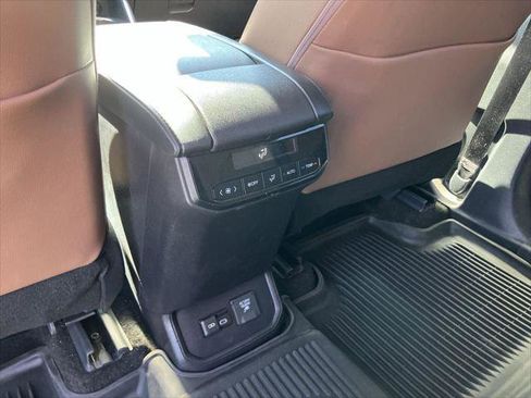 Certified 2025 Toyota Highlander Limited AWD/4WD image 35
