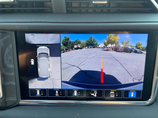 Used 2021 GMC Yukon XL Denali w/ Denali Premium Package AWD/4WD image 14