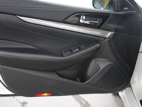 Used 2023 Nissan Maxima SL FWD image 17