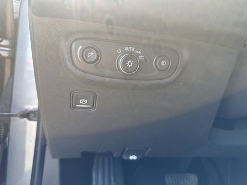 Used 2019 GMC Terrain Denali w/ Advanced Safety Package AWD/4WD image 15