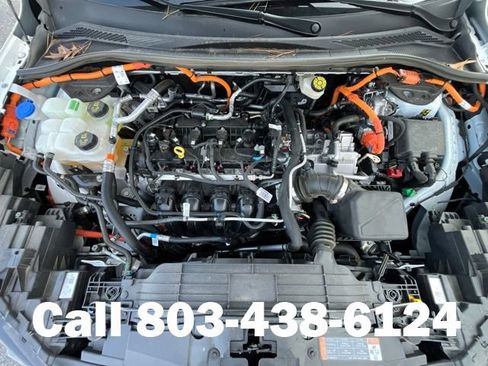 Used 2025 Ford Escape SE FWD image 32