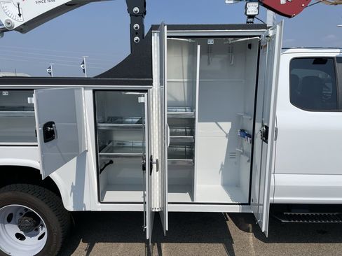 New 2025 Ford F550 4x4 SuperCab Super Duty image 38