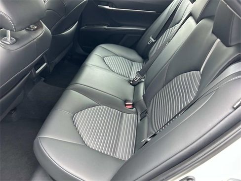 Used 2024 Toyota Camry SE image 19