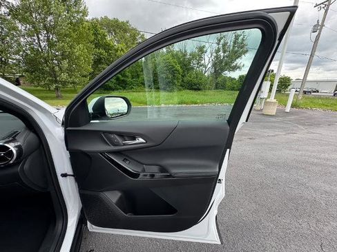 New 2026 Chevrolet Equinox LT w/ Convenience Package II image 19