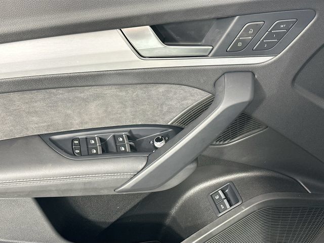 Used 2024 Audi Q5 e Premium Plus w/ Premium Plus Package AWD/4WD image 24
