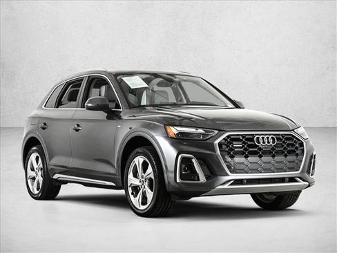 Used 2023 Audi Q5 2.0T Premium Plus w/ Premium Plus Package AWD/4WD image 3