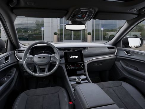 New 2025 Jeep Grand Cherokee L Altitude image 8