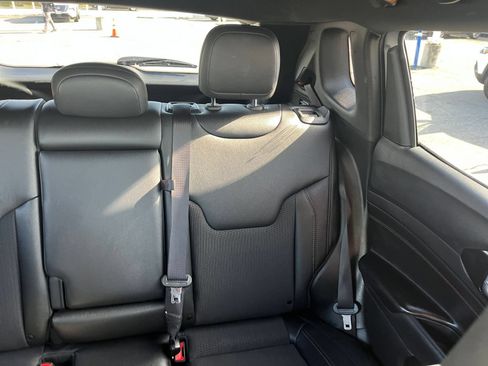 Used 2025 Jeep Compass Trailhawk AWD/4WD image 37