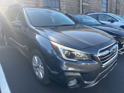 Used 2019 Subaru Outback 2.5i Premium AWD/4WD image 1