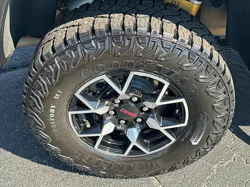 Certified 2026 GMC Canyon AT4X AWD/4WD image 35