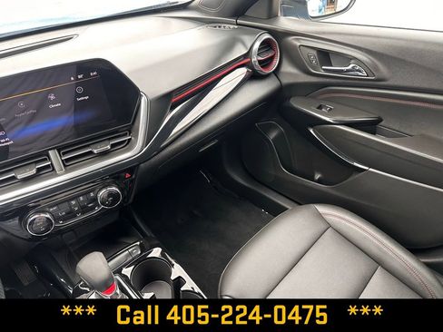 Used 2024 Chevrolet Trax RS w/ Sunroof Package image 27