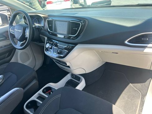 Used 2023 Chrysler Voyager LX FWD image 35
