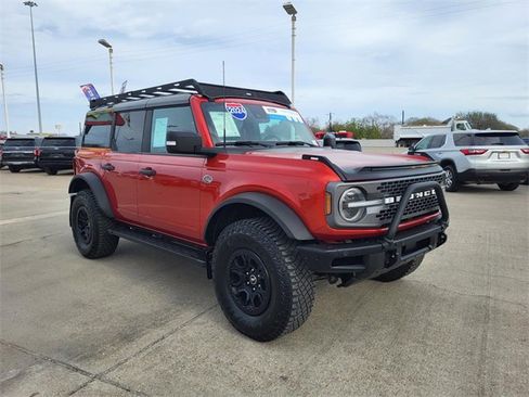 Used 2024 Ford Bronco Wildtrak image 19