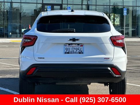 Used 2025 Chevrolet Trax RS FWD image 5