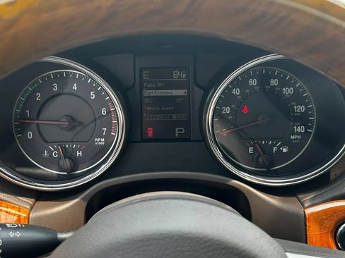Used 2011 Jeep Grand Cherokee Overland AWD/4WD image 33