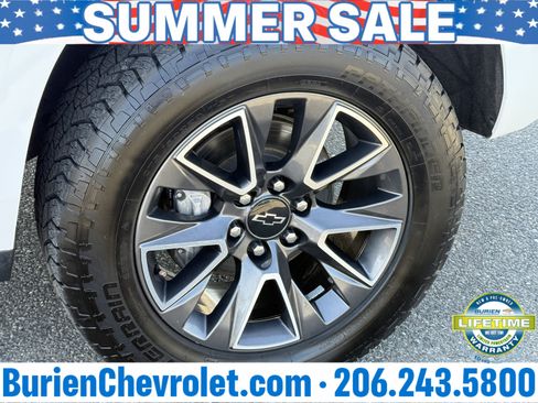 Used 2022 Chevrolet Suburban Z71 w/ Luxury Package AWD/4WD image 28