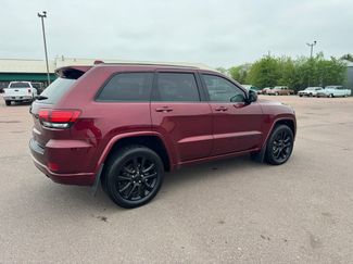 Used 2022 Jeep Grand Cherokee Laredo X AWD/4WD video 2