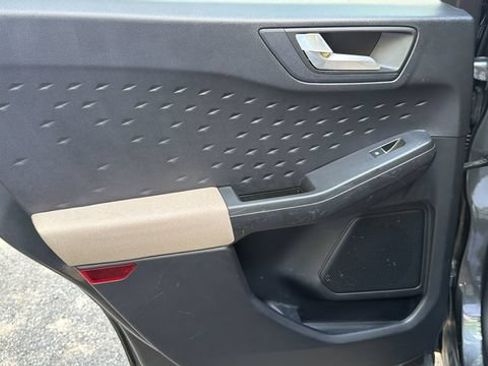 Certified 2020 Ford Escape SE FWD image 21