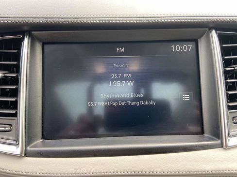 Used 2024 INFINITI QX50 Luxe w/ Accent Package FWD image 23