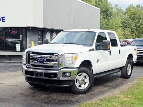 Used 2016 Ford F250 XLT w/ FX4 Off-Road Package AWD/4WD image 2