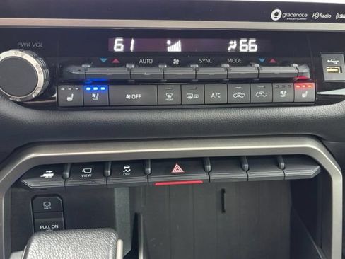 Used 2024 Toyota Tundra Limited AWD/4WD image 33