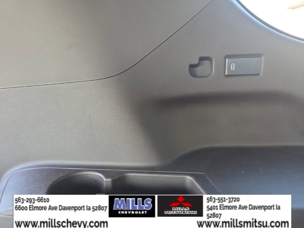 Used 2023 GMC Yukon XL SLT w/ SLT Premium Package AWD/4WD image 28