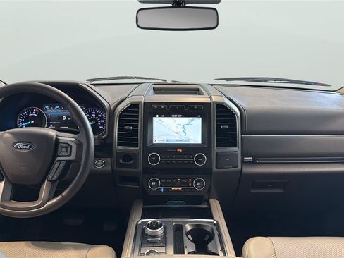 Used 2018 Ford Expedition Max XLT w/ Equipment Group 202A AWD/4WD image 13