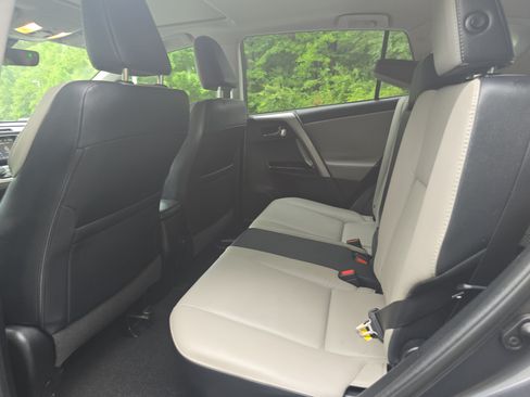 Used 2017 Toyota RAV4 Limited FWD image 13