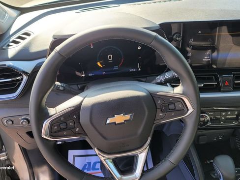 Used 2025 Chevrolet TrailBlazer LT w/ Convenience Package FWD image 20