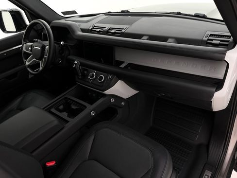 Used 2024 Land Rover Defender 110 X-Dynamic SE image 14