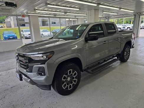Certified 2025 Chevrolet Colorado Z71 w/ Technology Package AWD/4WD image 2